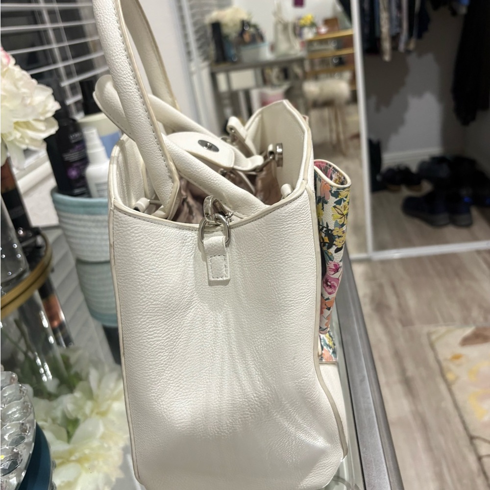 Betsey Johnson White Satchel with Floral Bow Accent - Picture 3 of 4